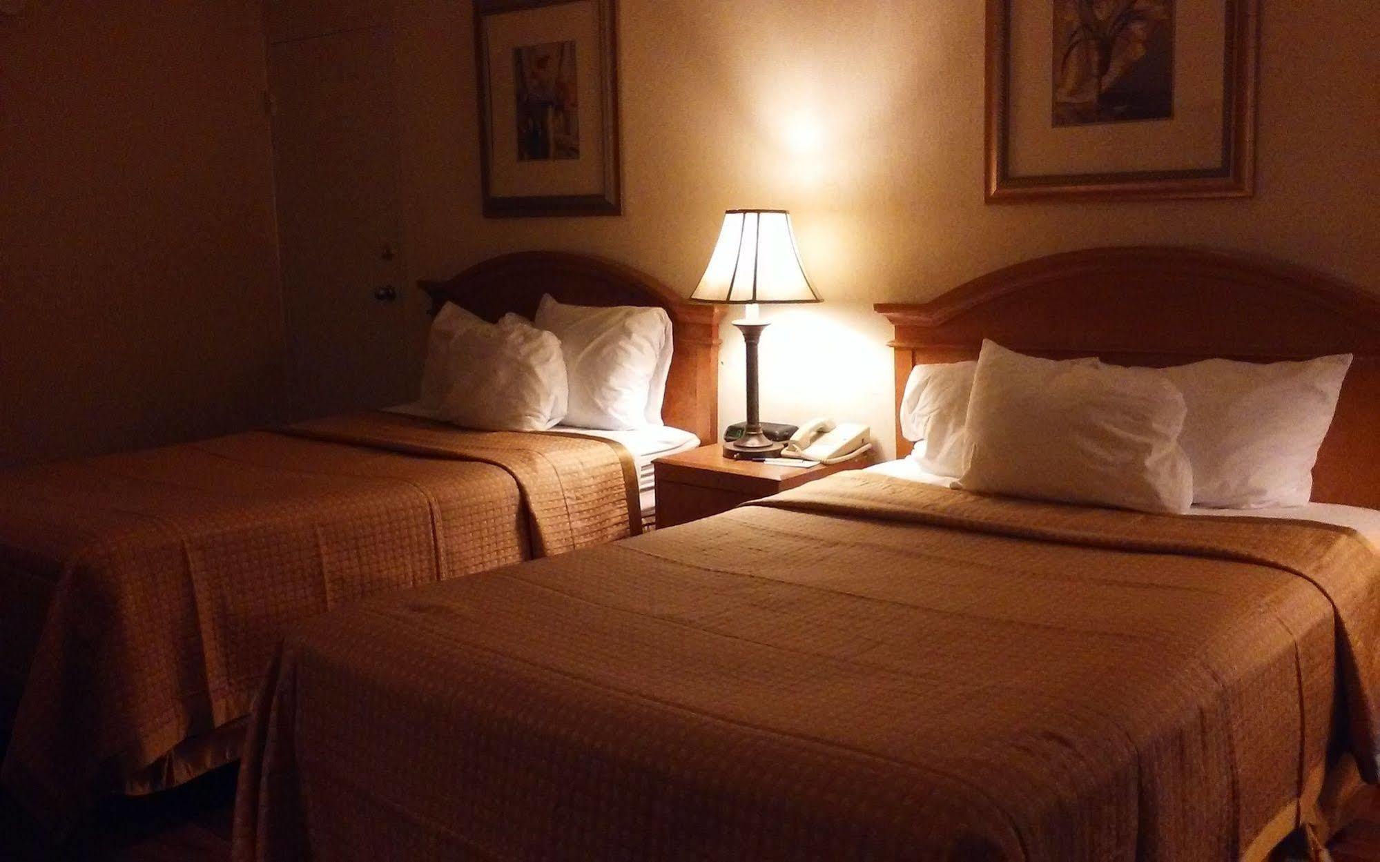 Travelodge By Wyndham Gaylord Esterno foto